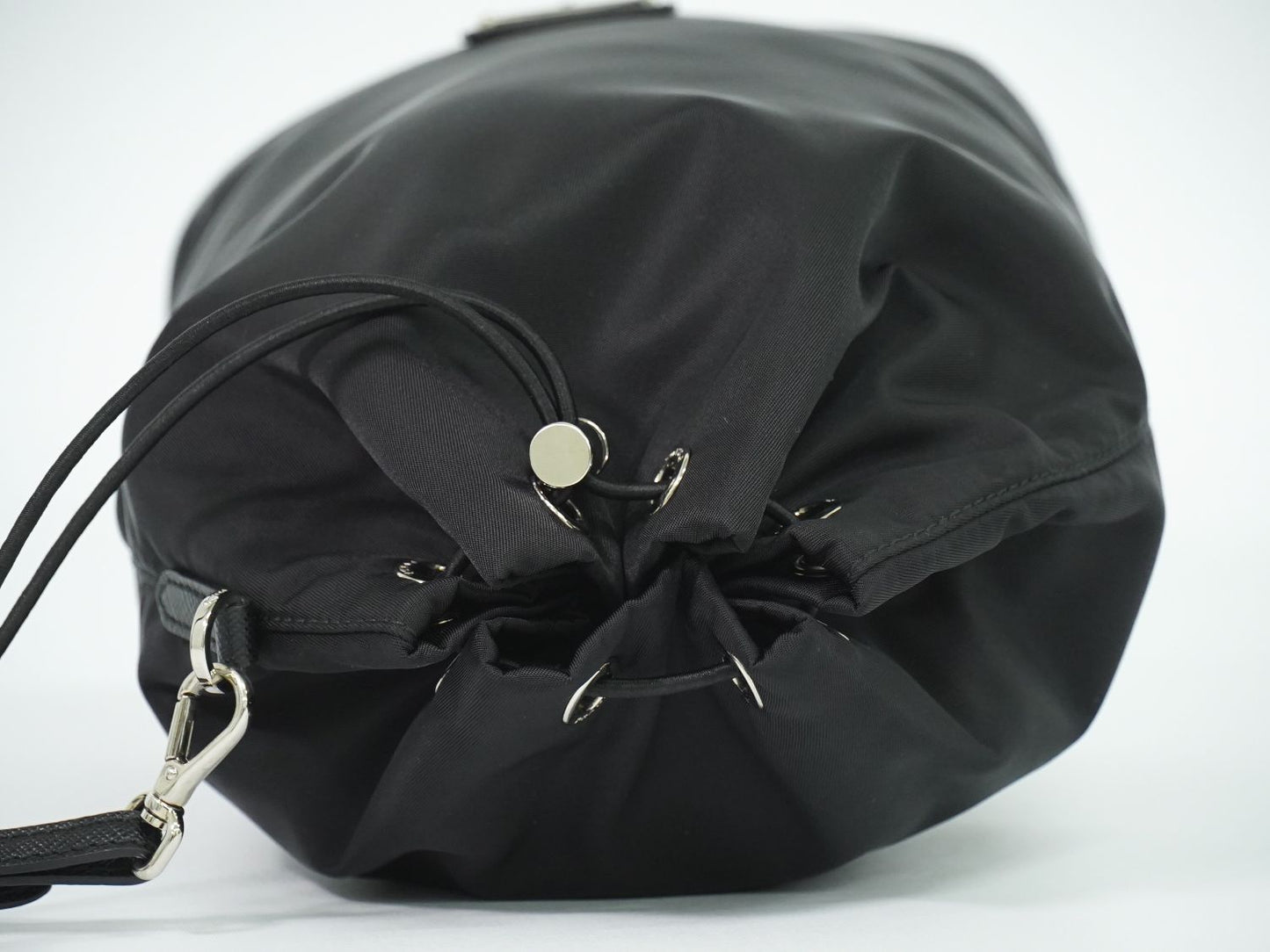 PRADA ReNylon 巾着 ポーチ ナイロン ブラック