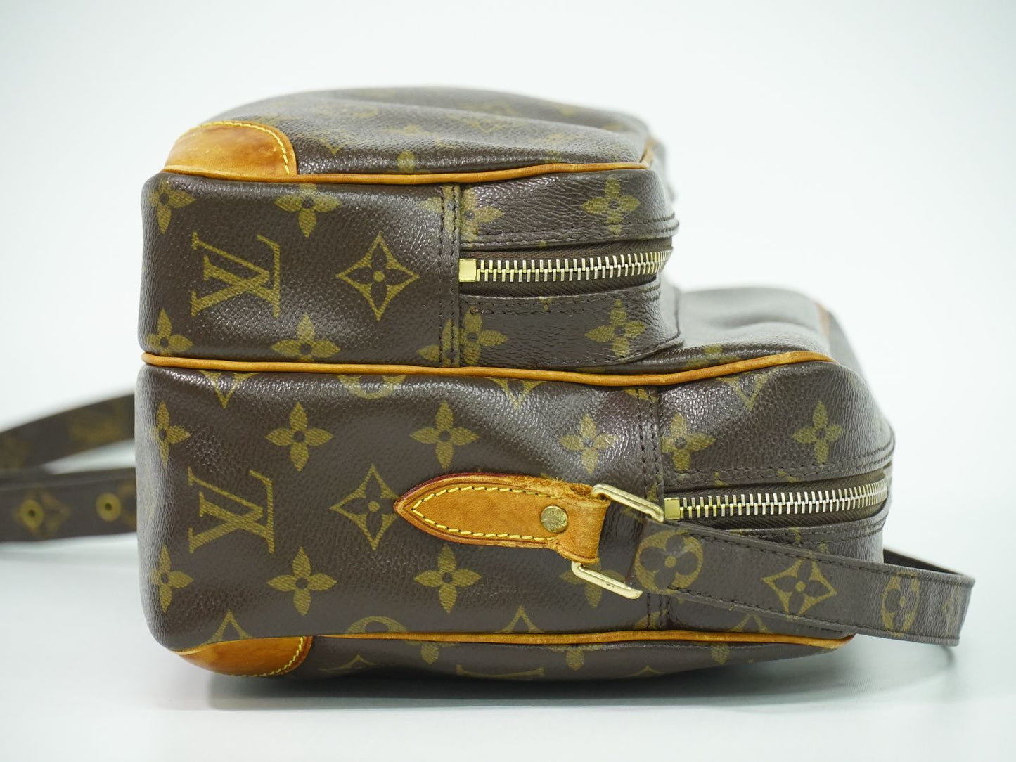 LOUIS VUITTON ナイル モノグラム ショルダーバッグ M45244