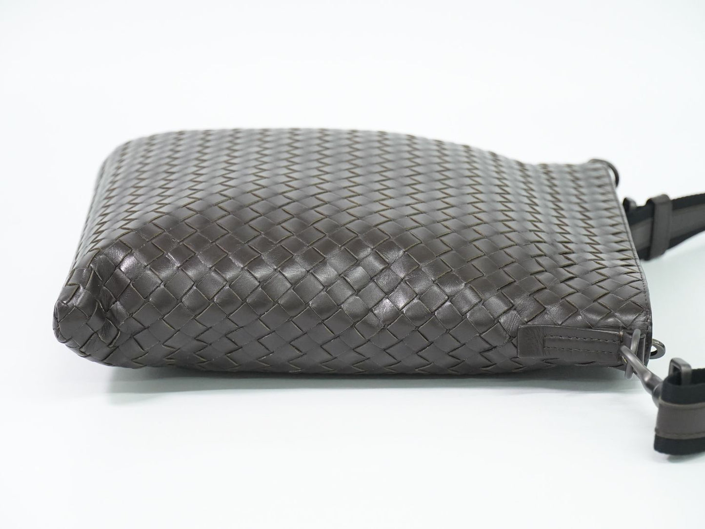 BOTTEGA VENETA イントレチャート ショルダーバッグ ブラウン