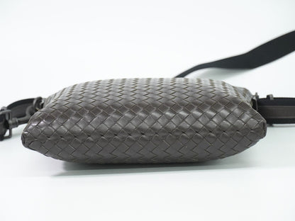 BOTTEGA VENETA イントレチャート ショルダーバッグ ブラウン