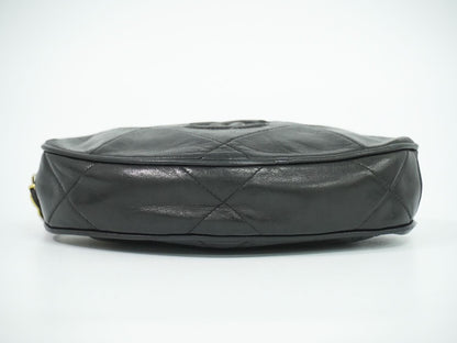 CHANEL ココマーク タッセル ポーチ ブラック