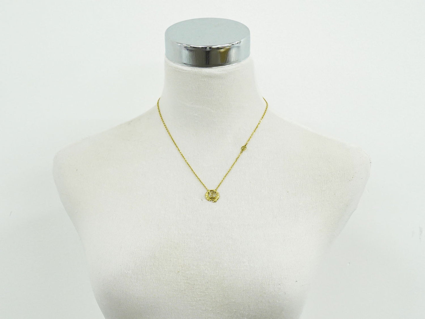 LOUIS VUITTON コリエ LV エンジェル ネックレス GP M64291
