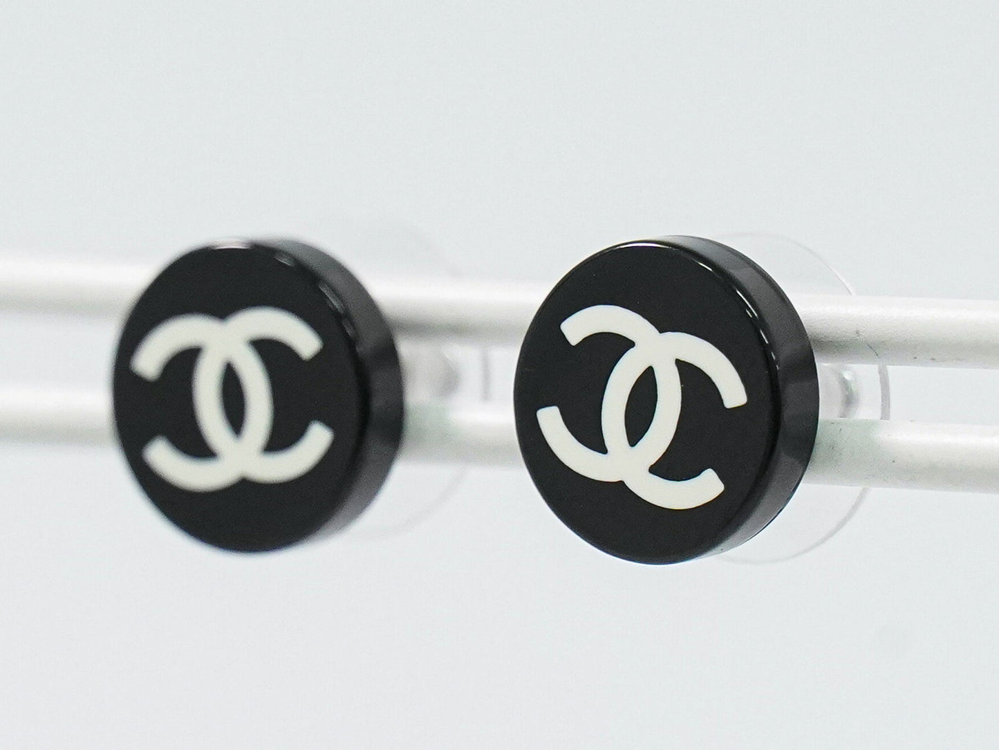 CHANEL ココマーク ピアス プラスチック メタル ブラック ホワイト