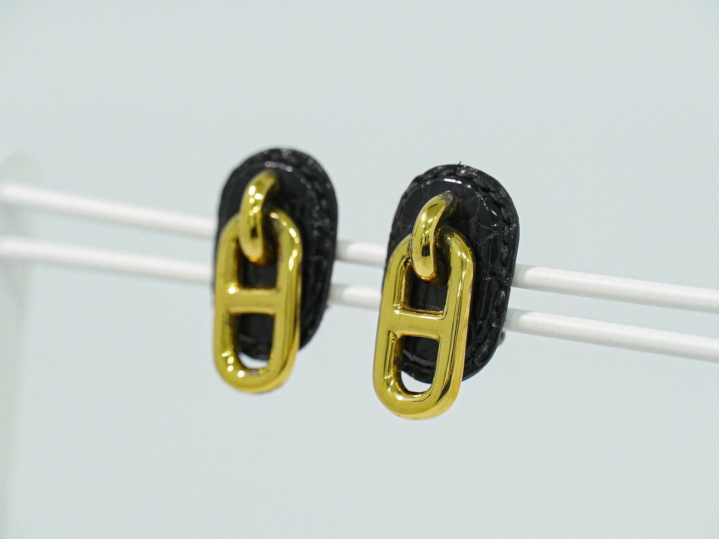 HERMES シェーヌダンクル イヤリング ゴールド ブラック