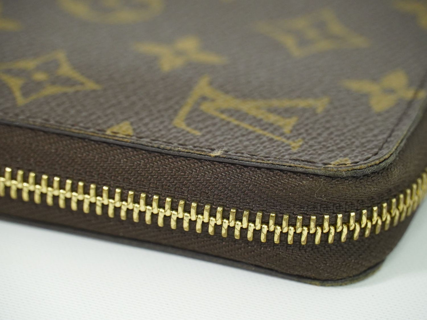 LOUIS VUITTON ジッピーウォレット モノグラム 長財布 M60017