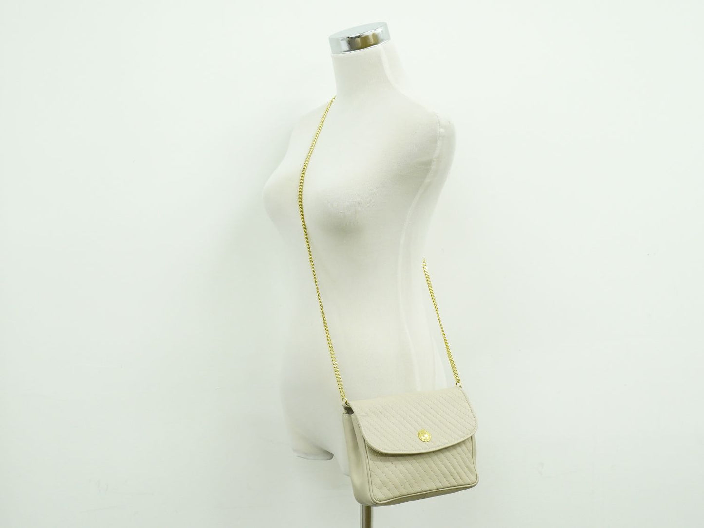 CELINE キルティング ショルダーバッグ アイボリー
