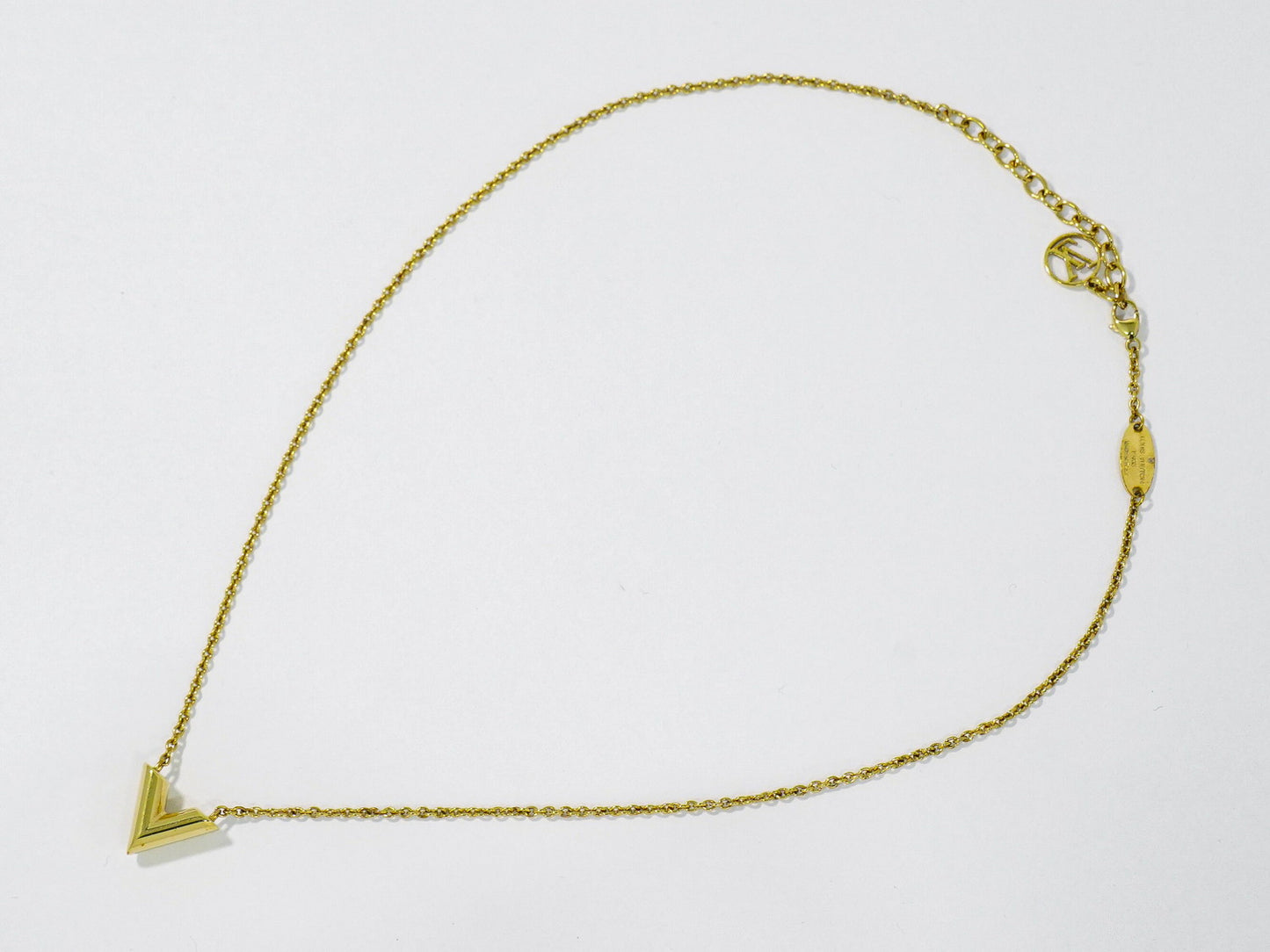 LOUIS VUITTON エセンシャル V ネックレス GP ゴールド M61083