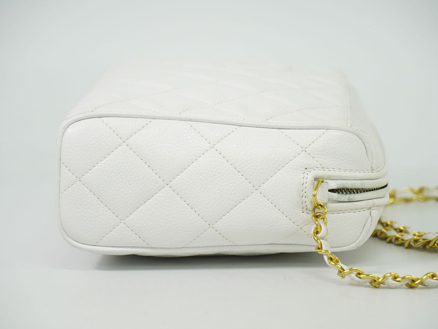 CHANEL ココマーク マトラッセ ショルダーバッグ ホワイト