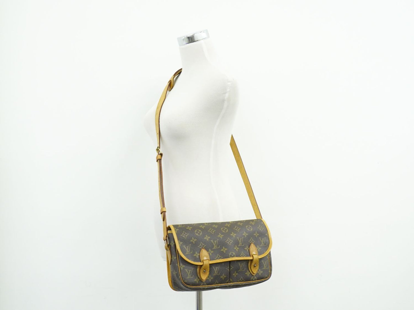 LOUIS VUITTON ジベシエール MM ショルダーバッグ M42247