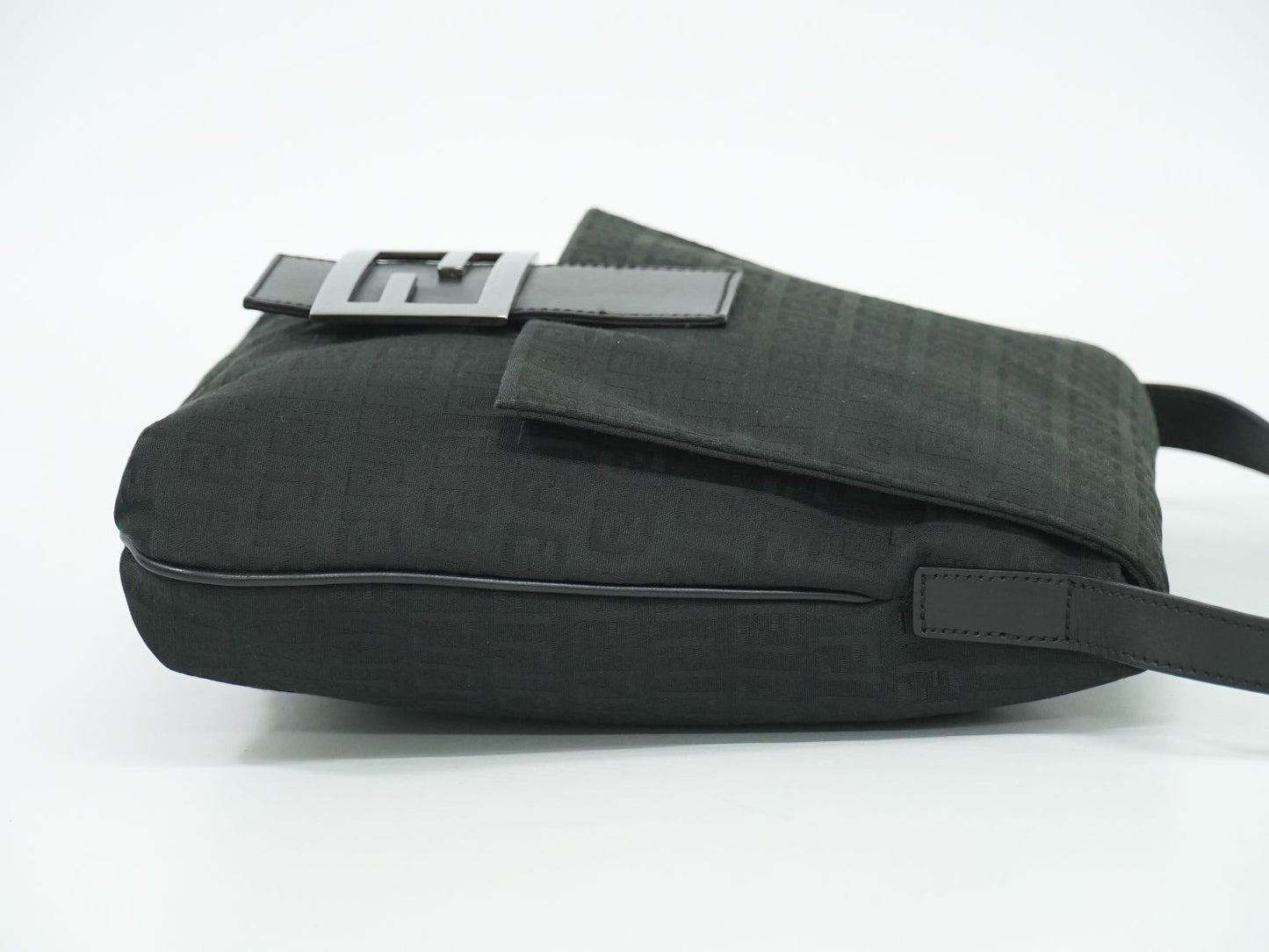 FENDI ズッキーノ ショルダーバッグ ブラック 8BT127