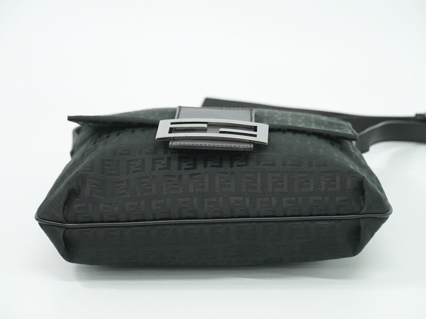 FENDI ズッキーノ ショルダーバッグ ブラック 8BT127