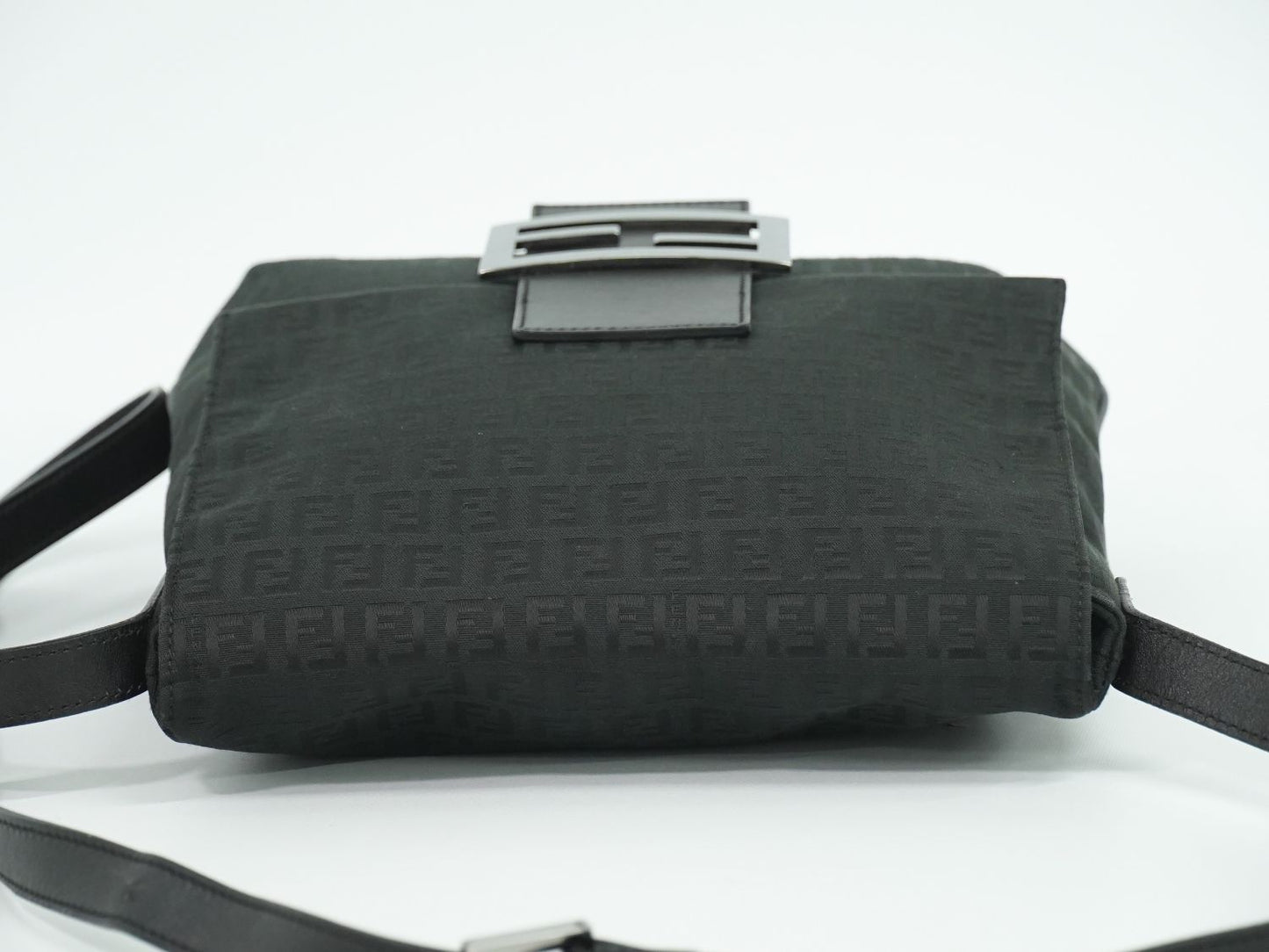 FENDI ズッキーノ ショルダーバッグ ブラック 8BT127