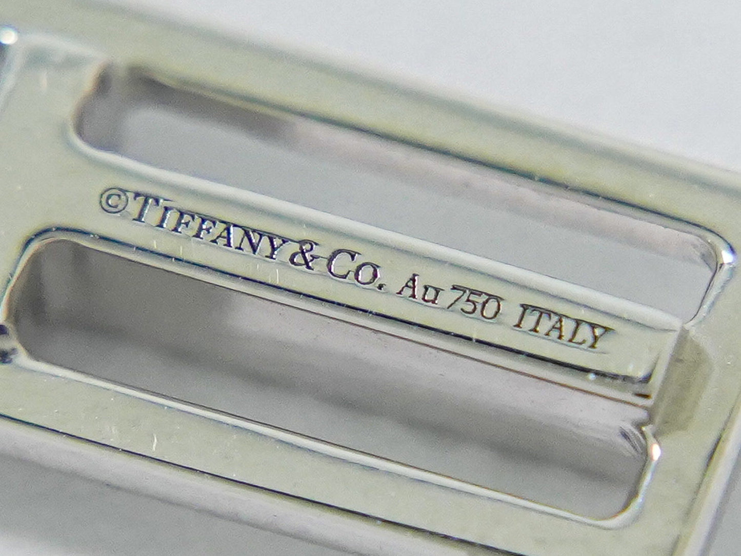 TIFFANY & Co. T Two オープン バーティカルバー Au750 WG ネックレス