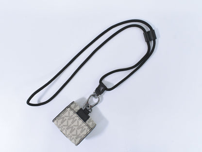 MICHAEL KORS MKシグネチャー AirPodsケース ベージュ ブラック