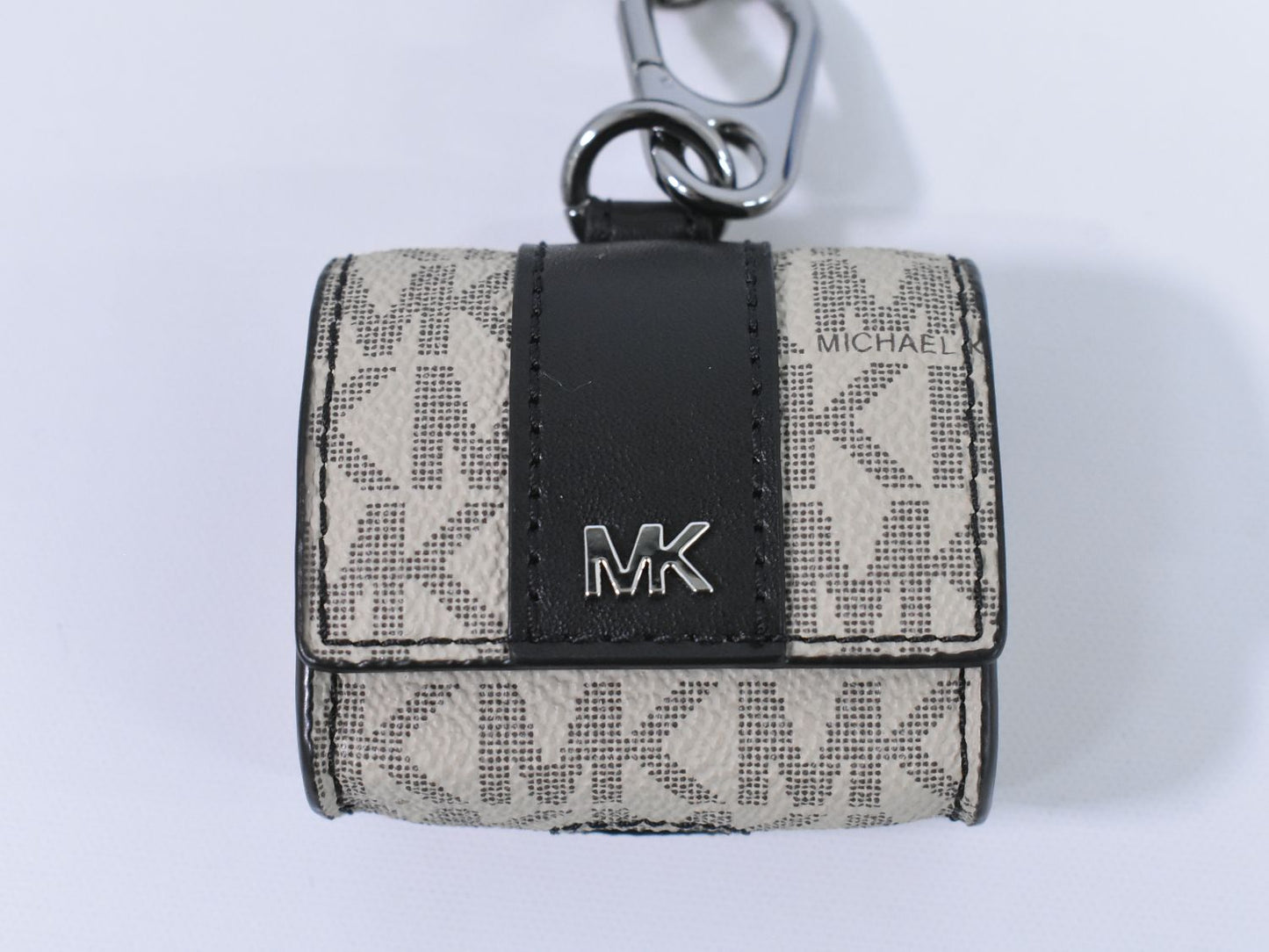 MICHAEL KORS MKシグネチャー AirPodsケース ベージュ ブラック