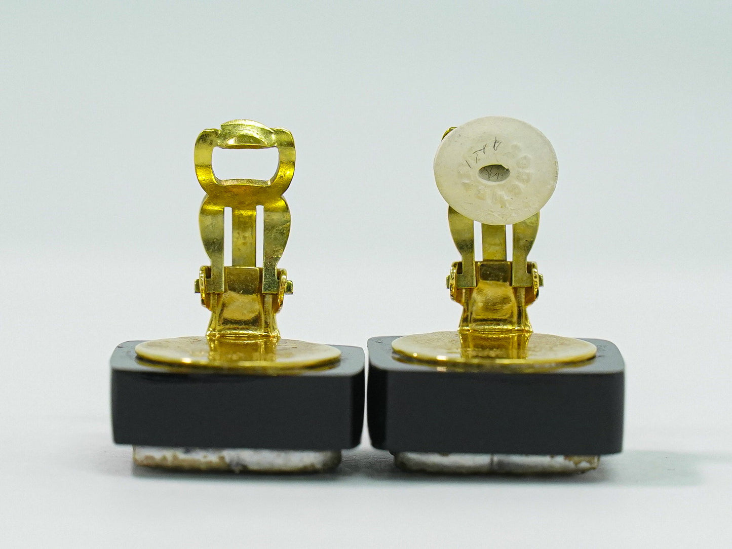 CHANEL ココマーク ラインストーン イヤリング ゴールド ブラック