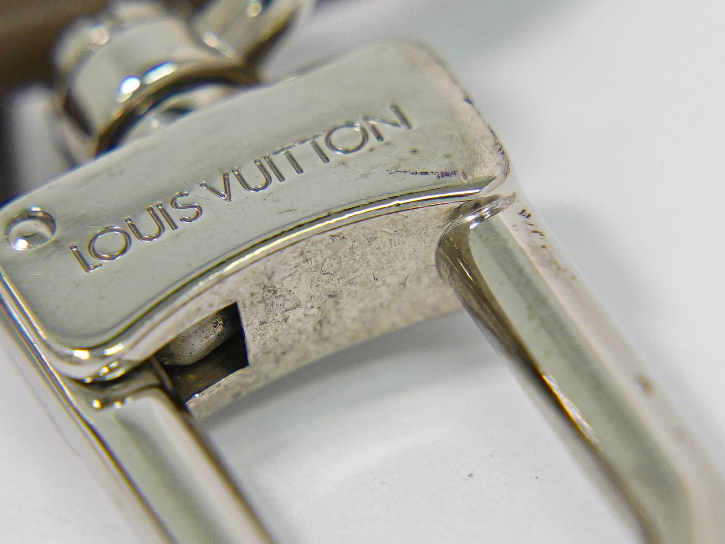 LOUIS VUITTON コーデッジ キーホルダー メタル レザー ブラウン MP1685