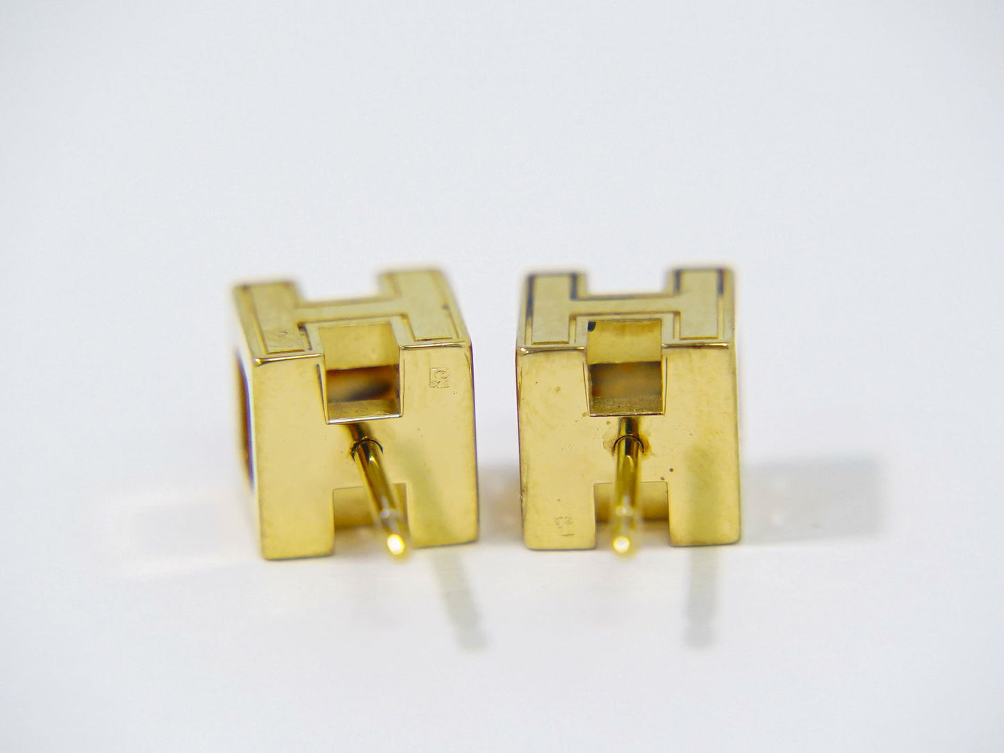 HERMES Hキューブ ピアス GP アイボリー