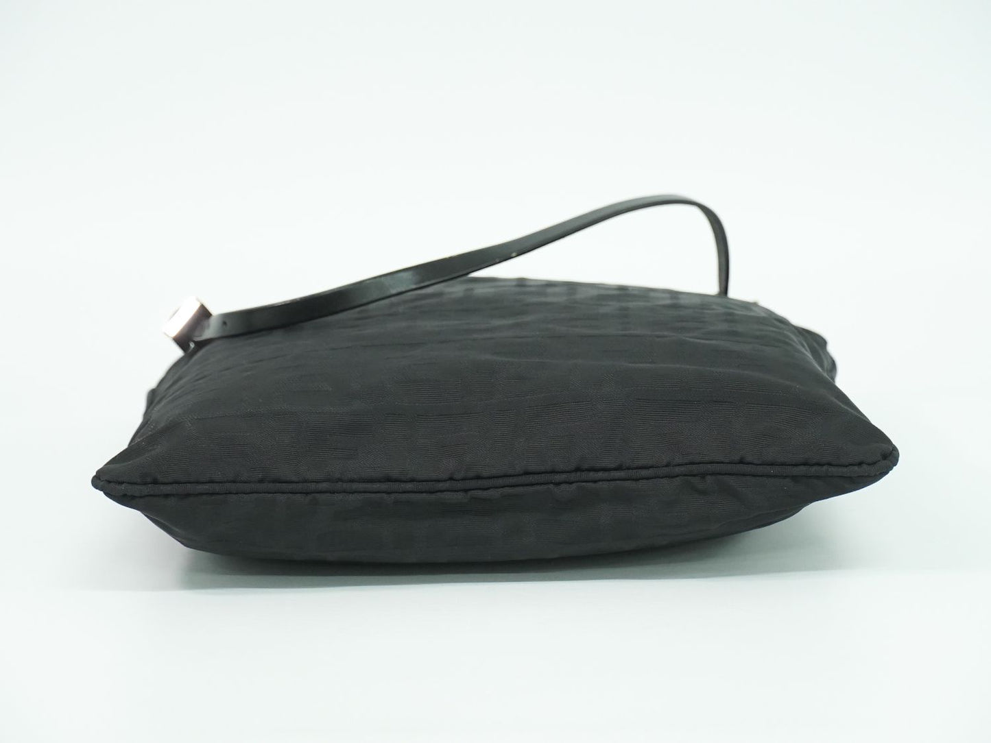 FENDI ズッカ ショルダーバッグ ブラック