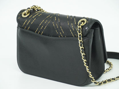 CHANEL ココマーク Vステッチ ショルダーバッグ ブラック