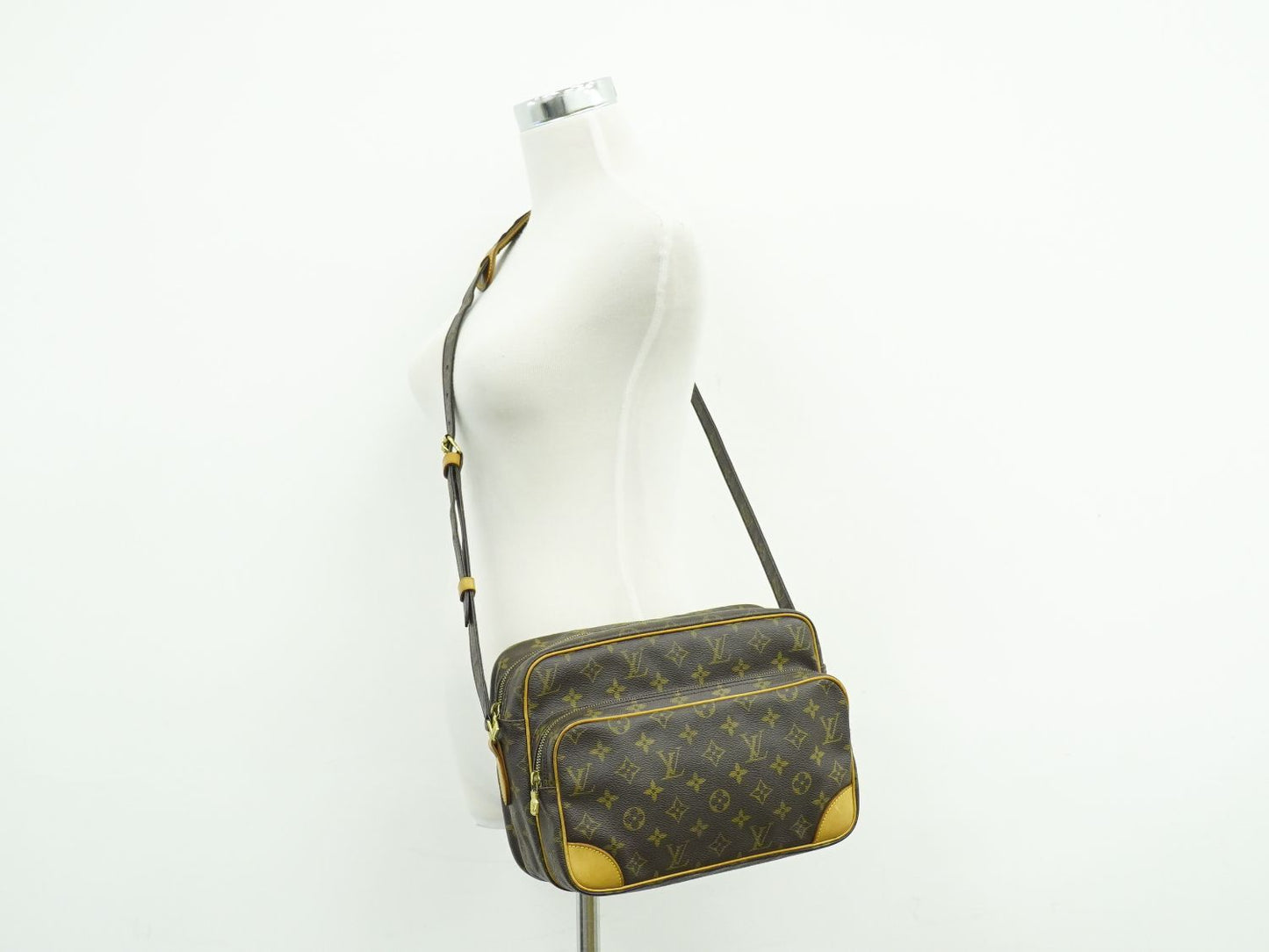LOUIS VUITTON ナイル モノグラム ショルダーバッグ M45244
