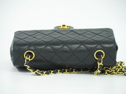 CHANEL ココマーク マトラッセ ショルダーバッグ ブラック