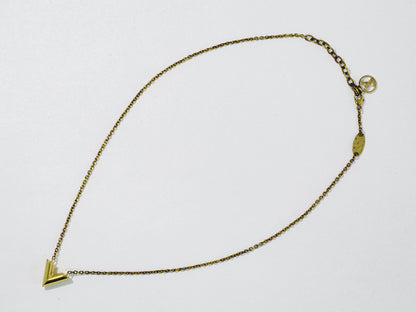 LOUIS VUITTON エセンシャル V ネックレス GP ゴールド M61083