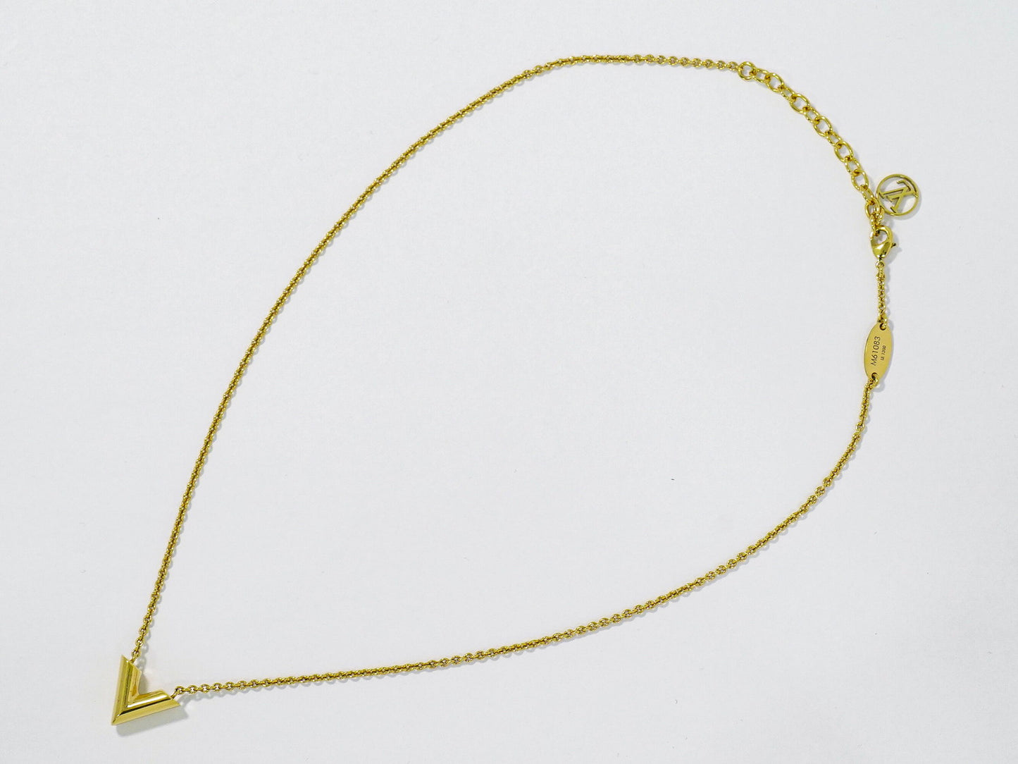 LOUIS VUITTON エセンシャル V ネックレス GP ゴールド M61083