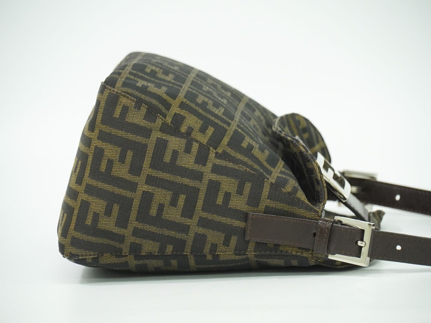 FENDI ズッカ ショルダーバッグ ブラウン 26426