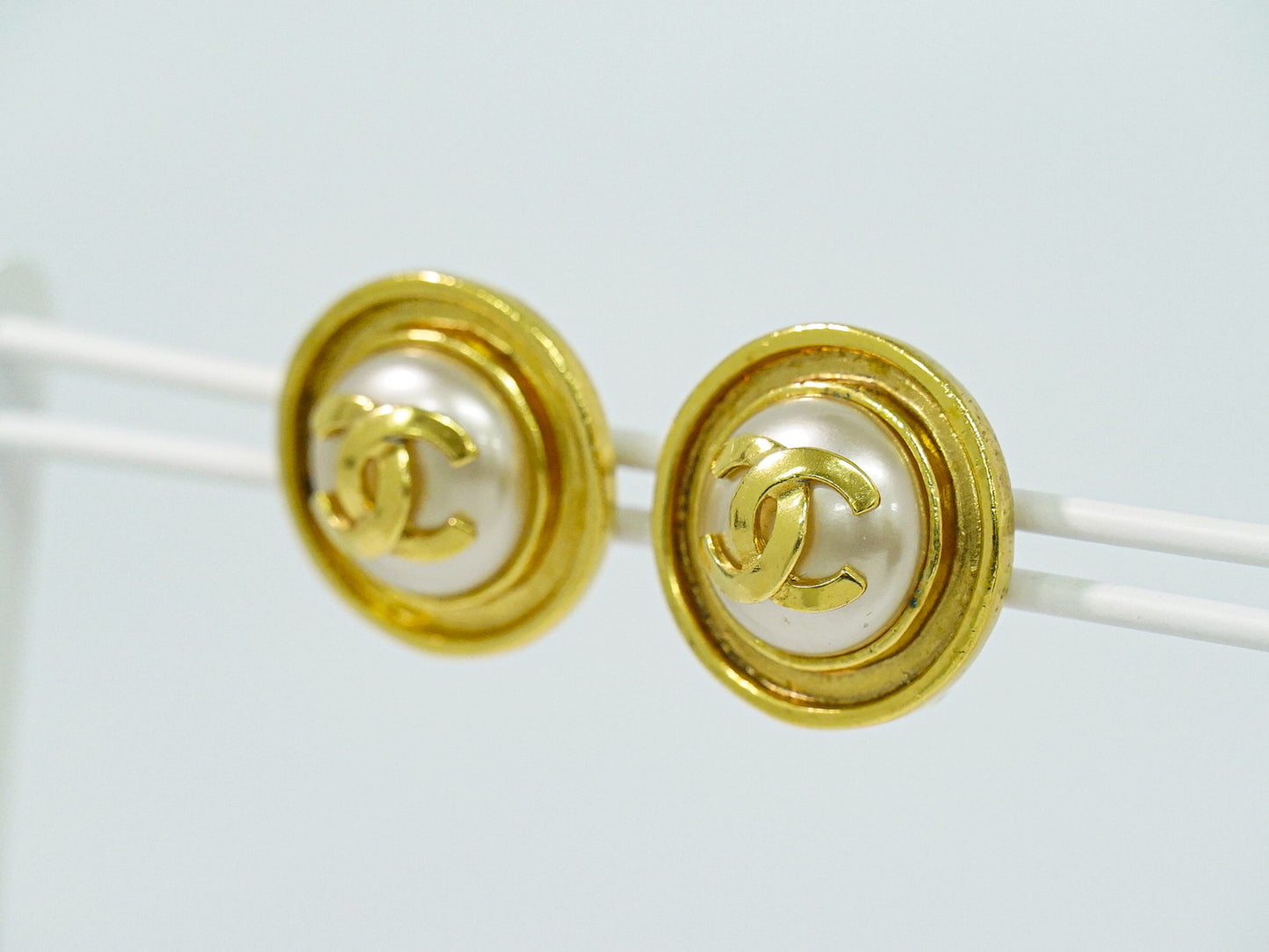 CHANEL ココマーク フェイクパール イヤリング ゴールド ホワイト