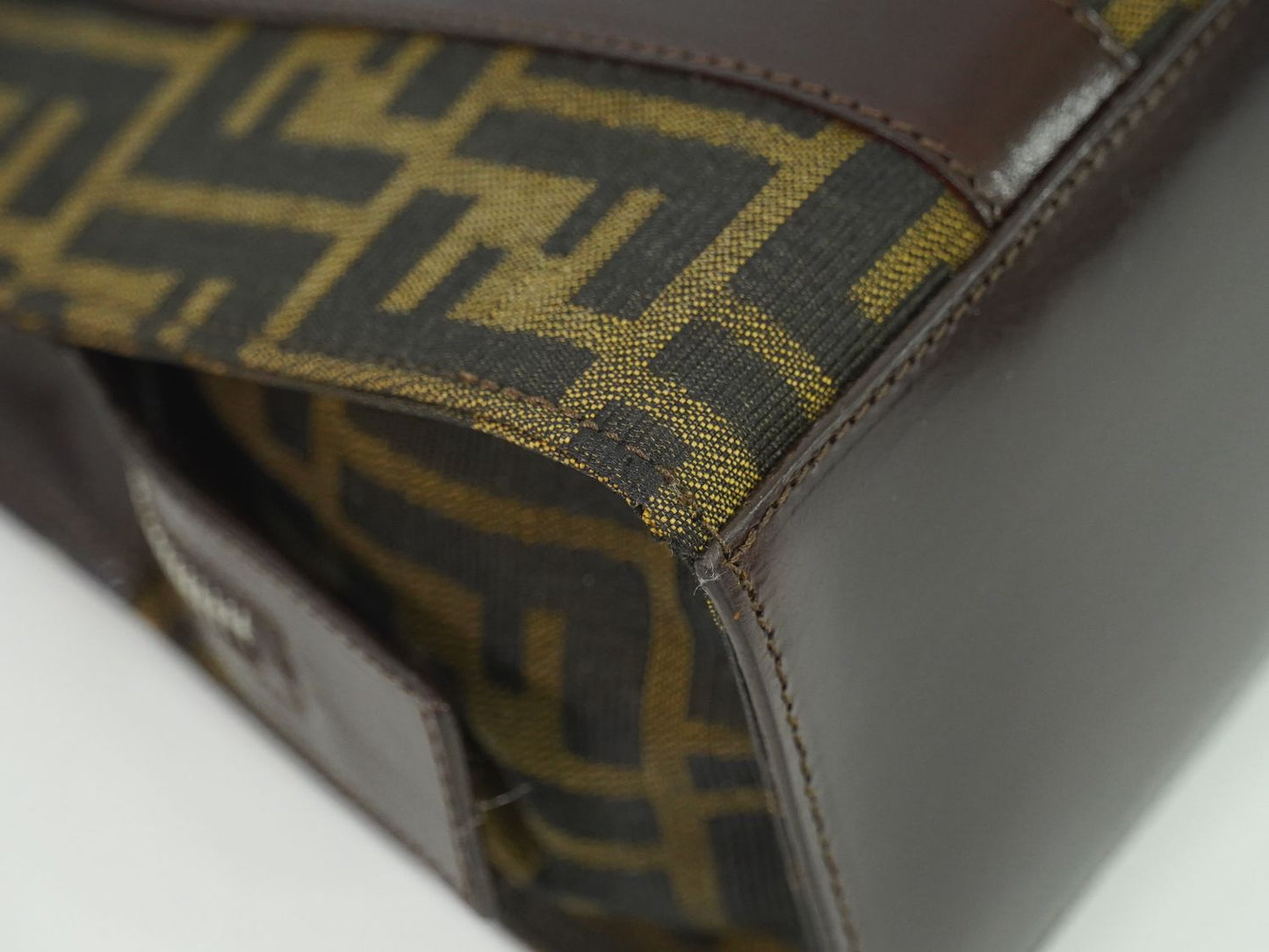 FENDI ズッカ ハンドバッグ ブラウン