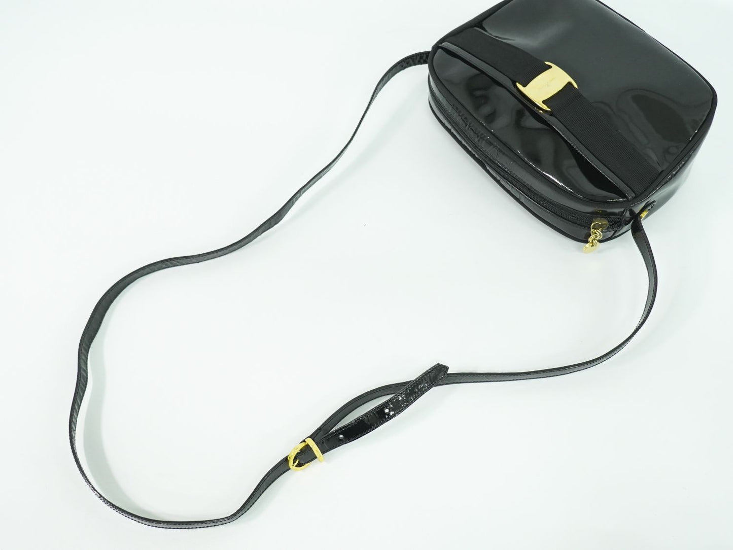 Salvatore Ferragamo ヴァラ ショルダーバッグ ブラック