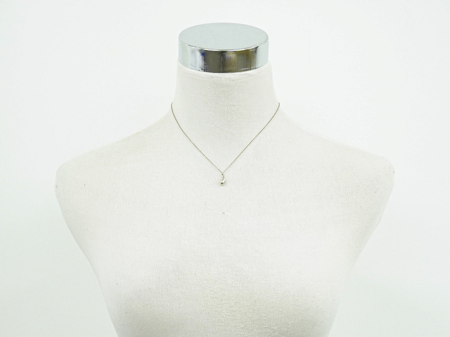 TIFFANY & Co. ティアドロップ 925 ネックレス シルバー