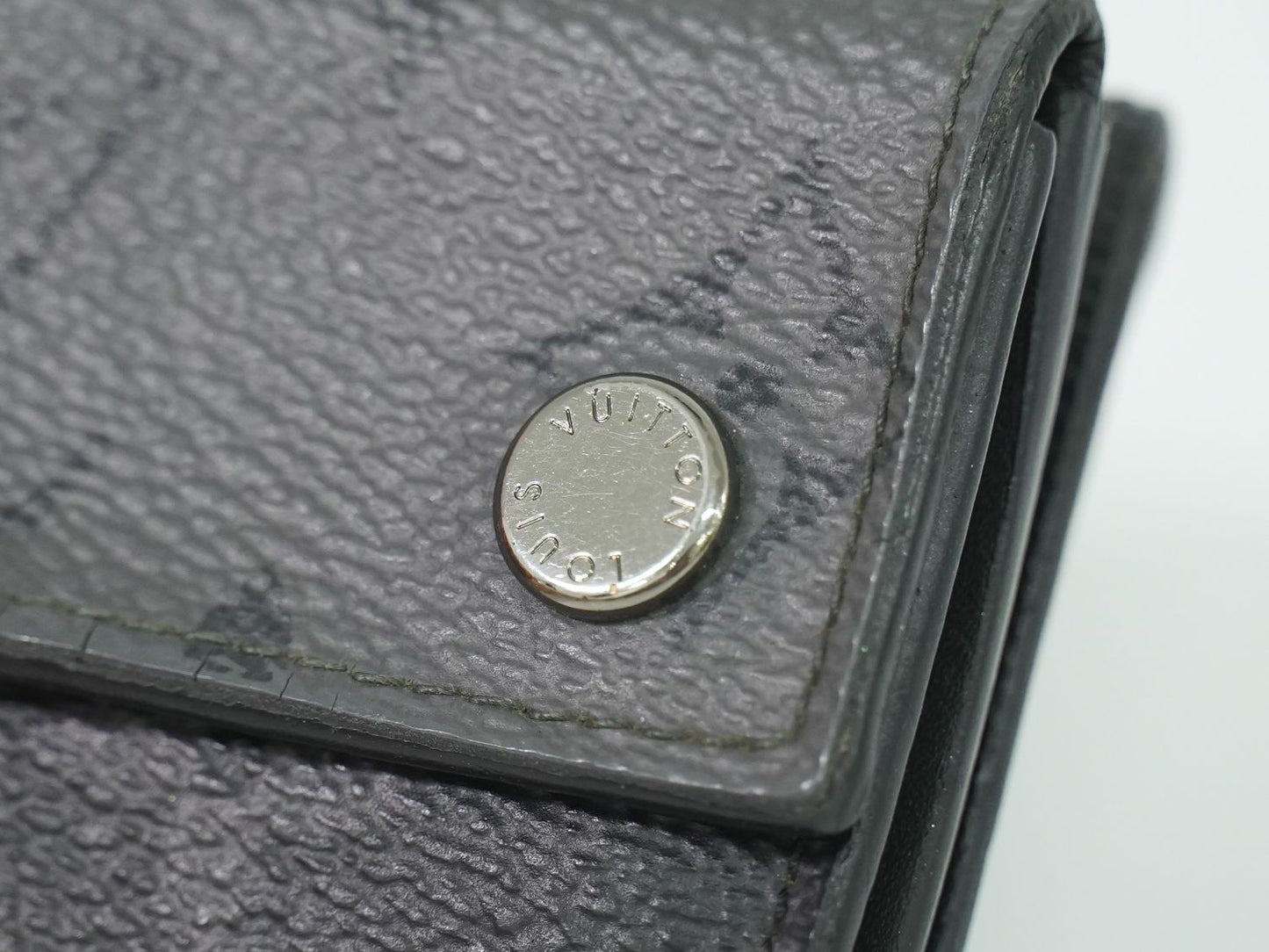 LOUIS VUITTON ディスカバリー モノグラム エクリプス 折財布 M45417