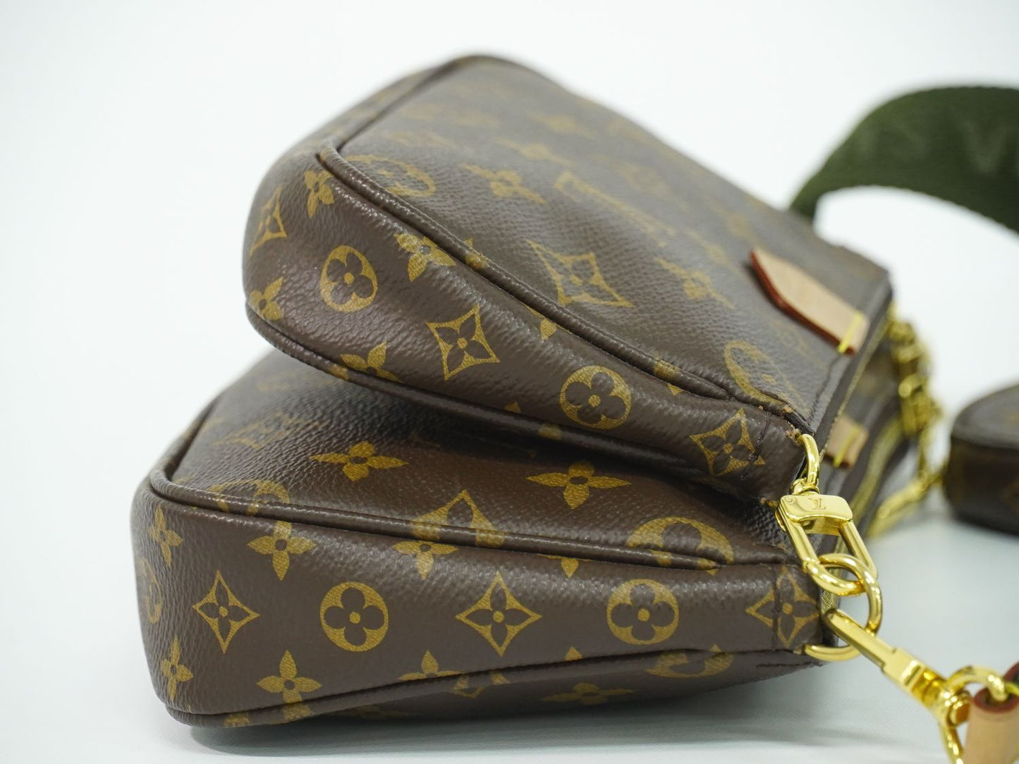 LOUIS VUITTON ミュルティ ポシェット アクセソワール モノグラム ショルダーバッグ M44813