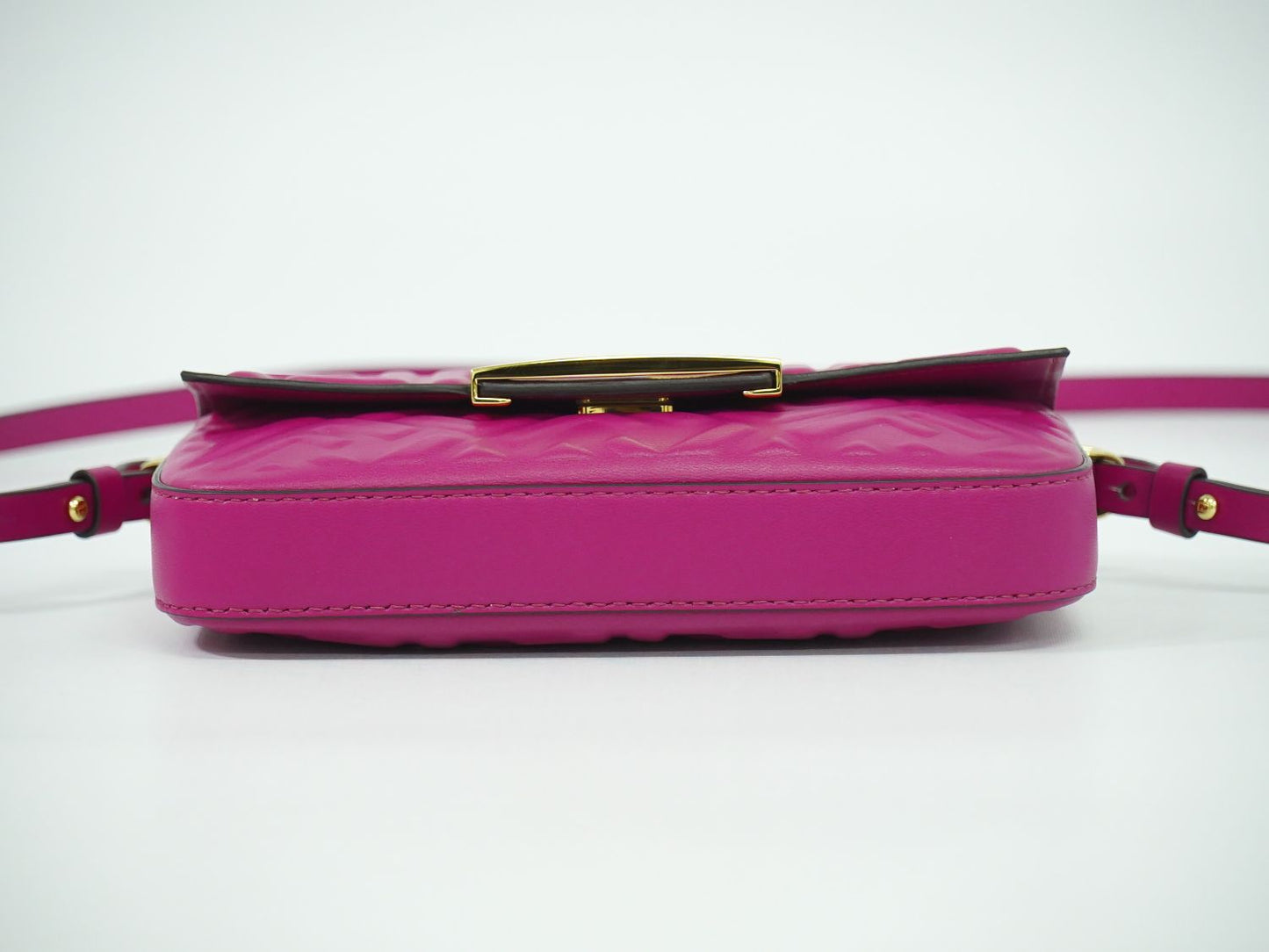 FENDI バゲット フォンポーチ ズッカ 2WAY ショルダーバッグ ピンク 7AS142