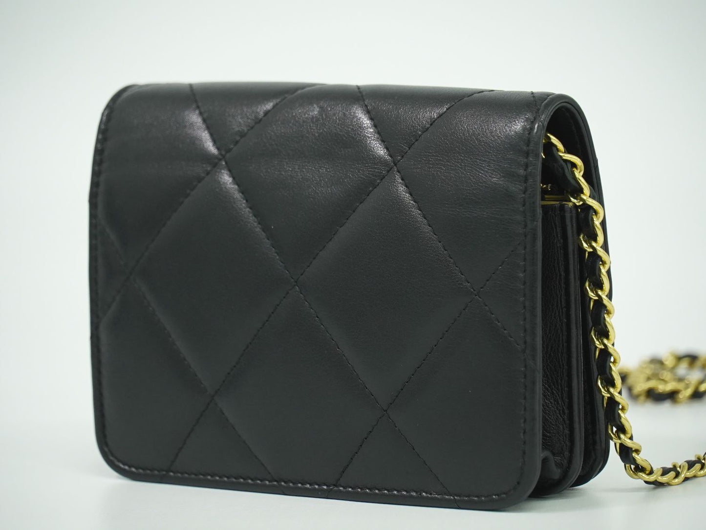 CHANEL ココマーク マトラッセ ショルダーバッグ ブラック