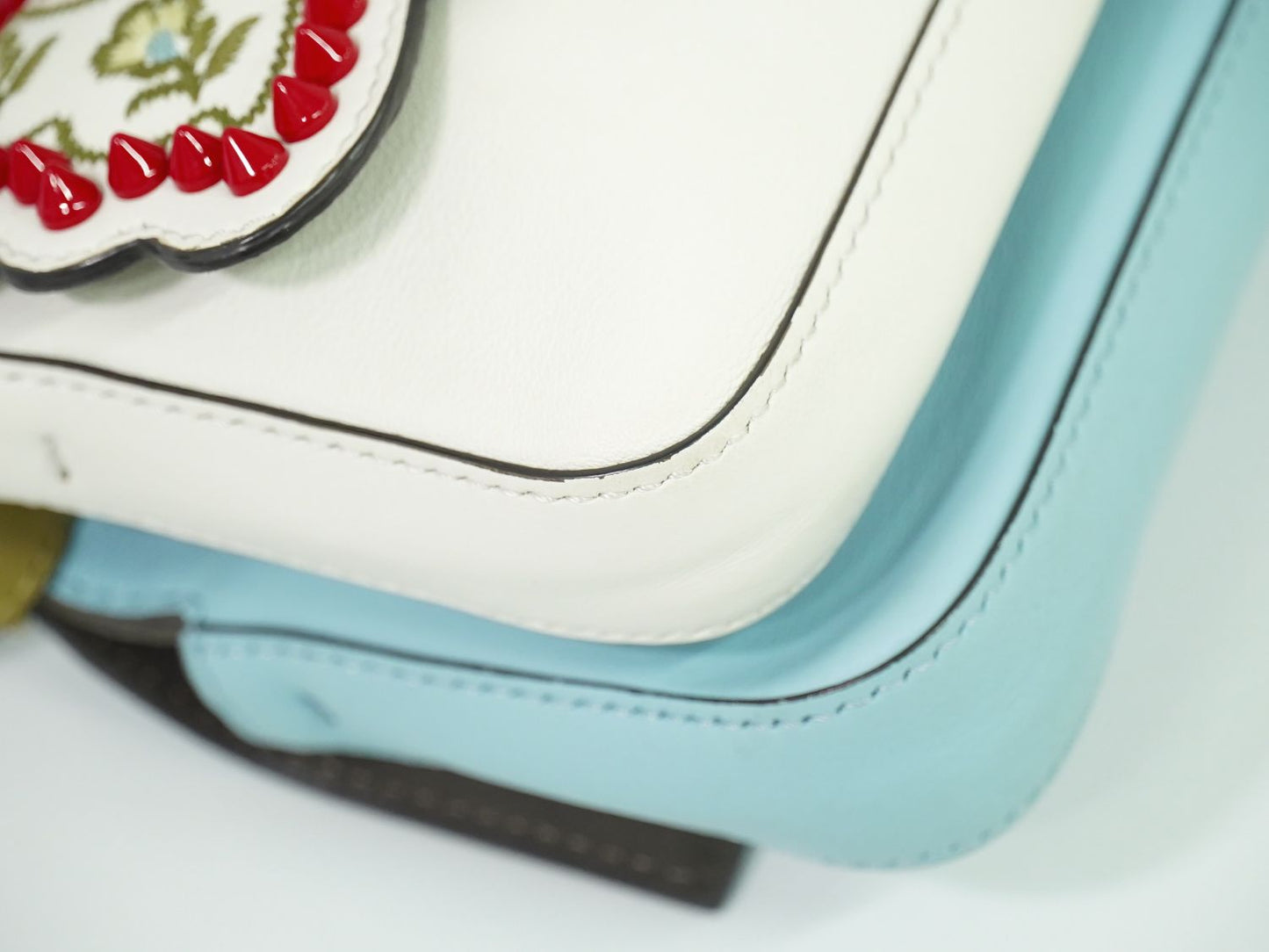 FENDI ダブルマイクロバゲット 2WAY ショルダーバッグ ホワイト ライトブルー 8M0371