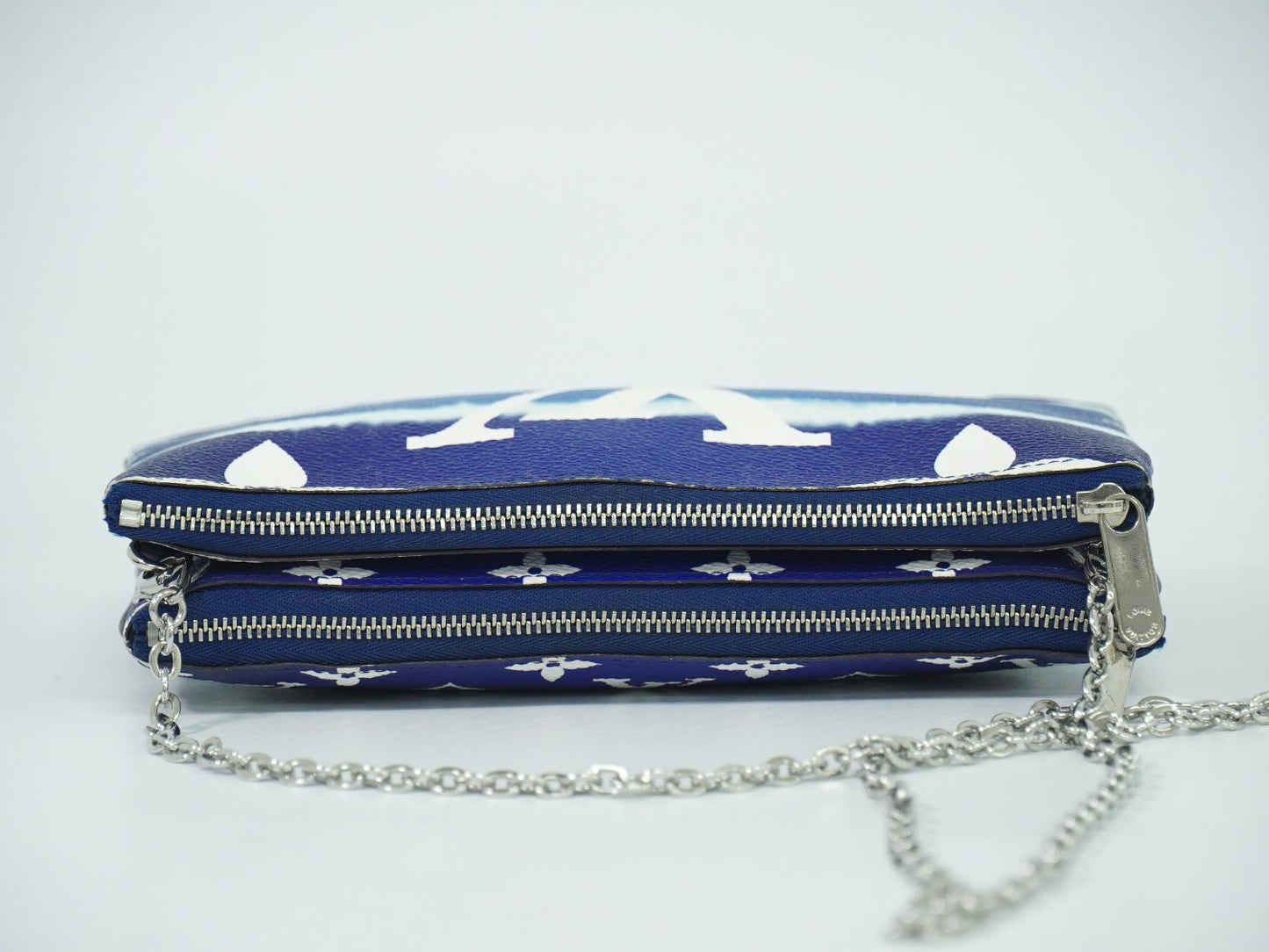 LOUIS VUITTON エスカル ポシェット ドゥーブル ジップ モノグラム ジャイアント ショルダーバッグ ブルー M69124