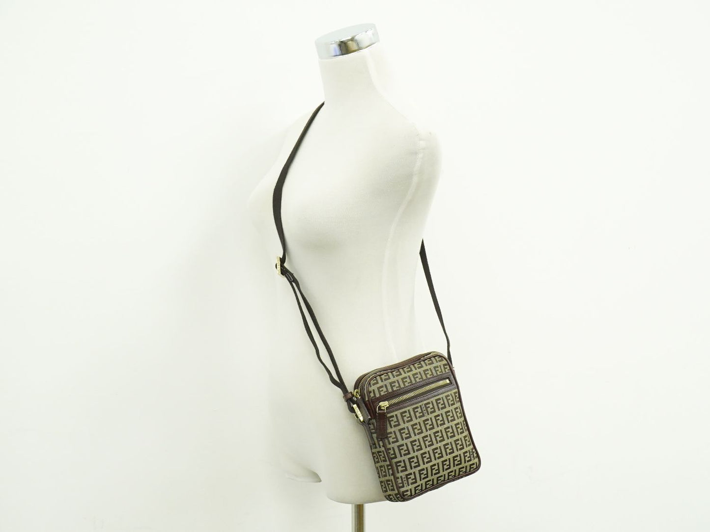 FENDI ズッキーノ ショルダーバッグ ベージュ ブラウン 8BT098