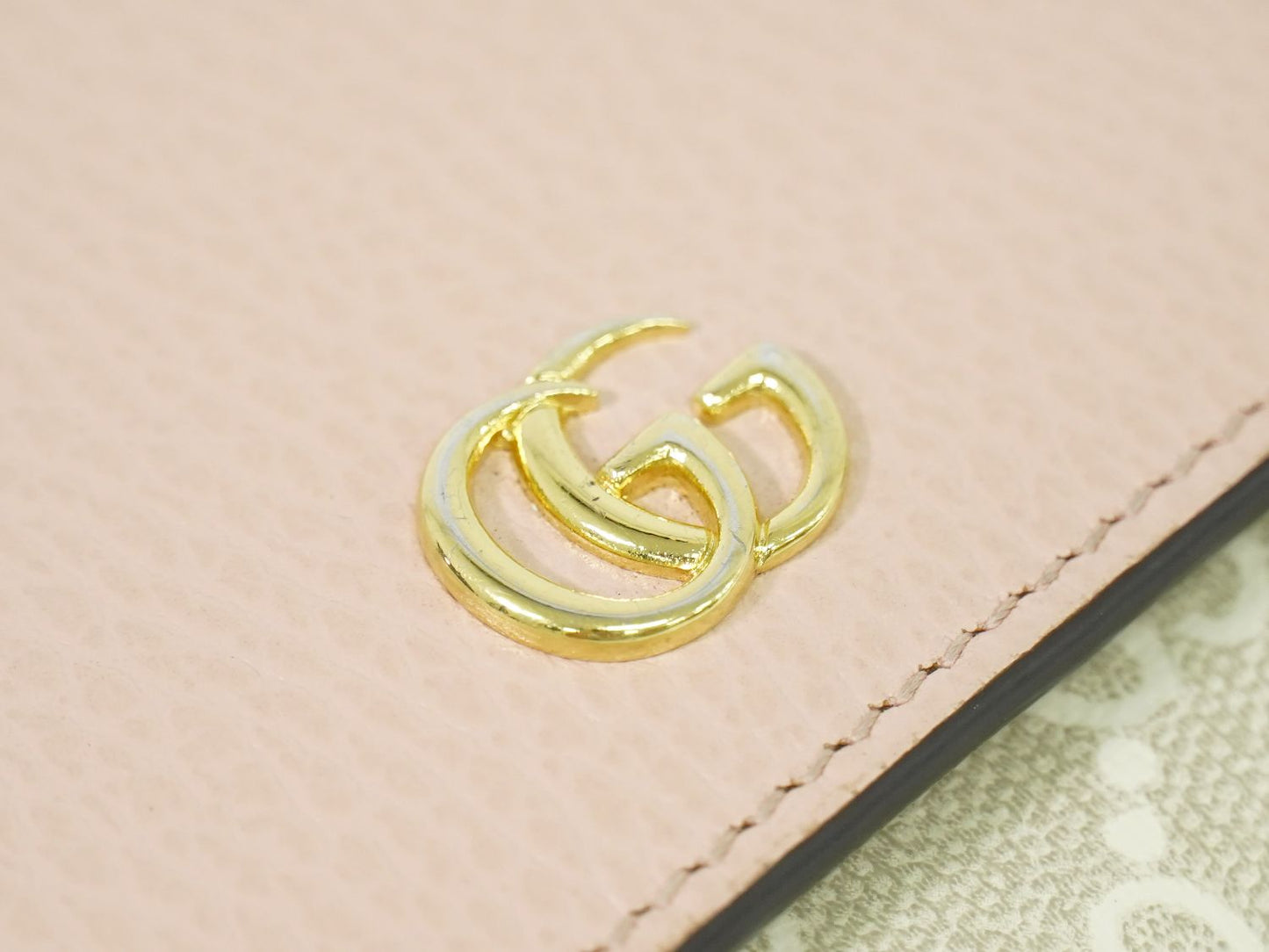 GUCCI GGマーモント GGスプリーム レザー 折財布 ベージュ ピンク 598587