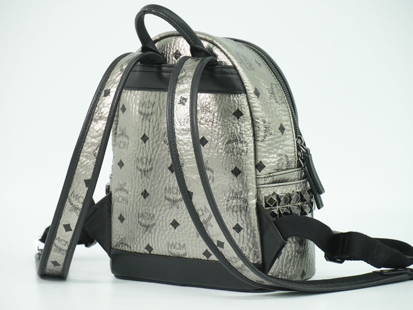 MCM ヴィセトス リュックサック シルバー ブラック