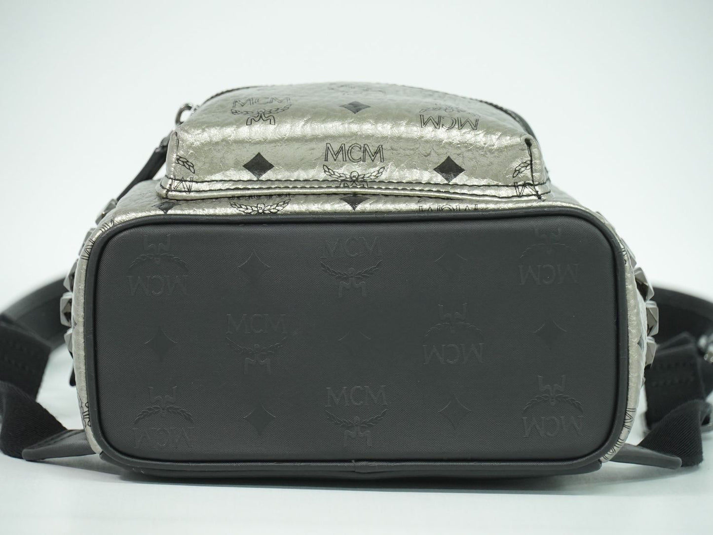 MCM ヴィセトス リュックサック シルバー ブラック