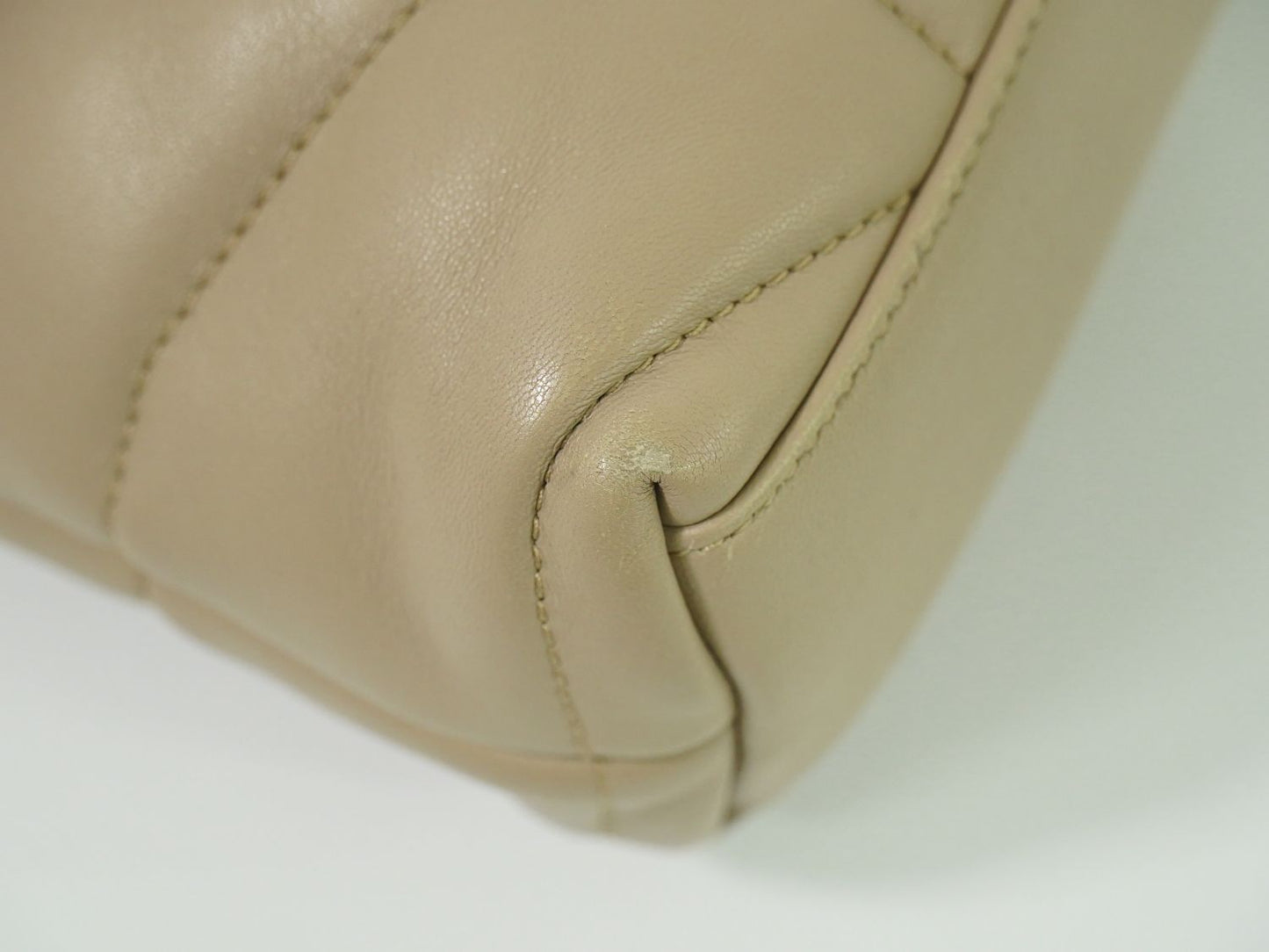 SAINT LAURENT ルル パファー ショルダーバッグ ベージュ 620333