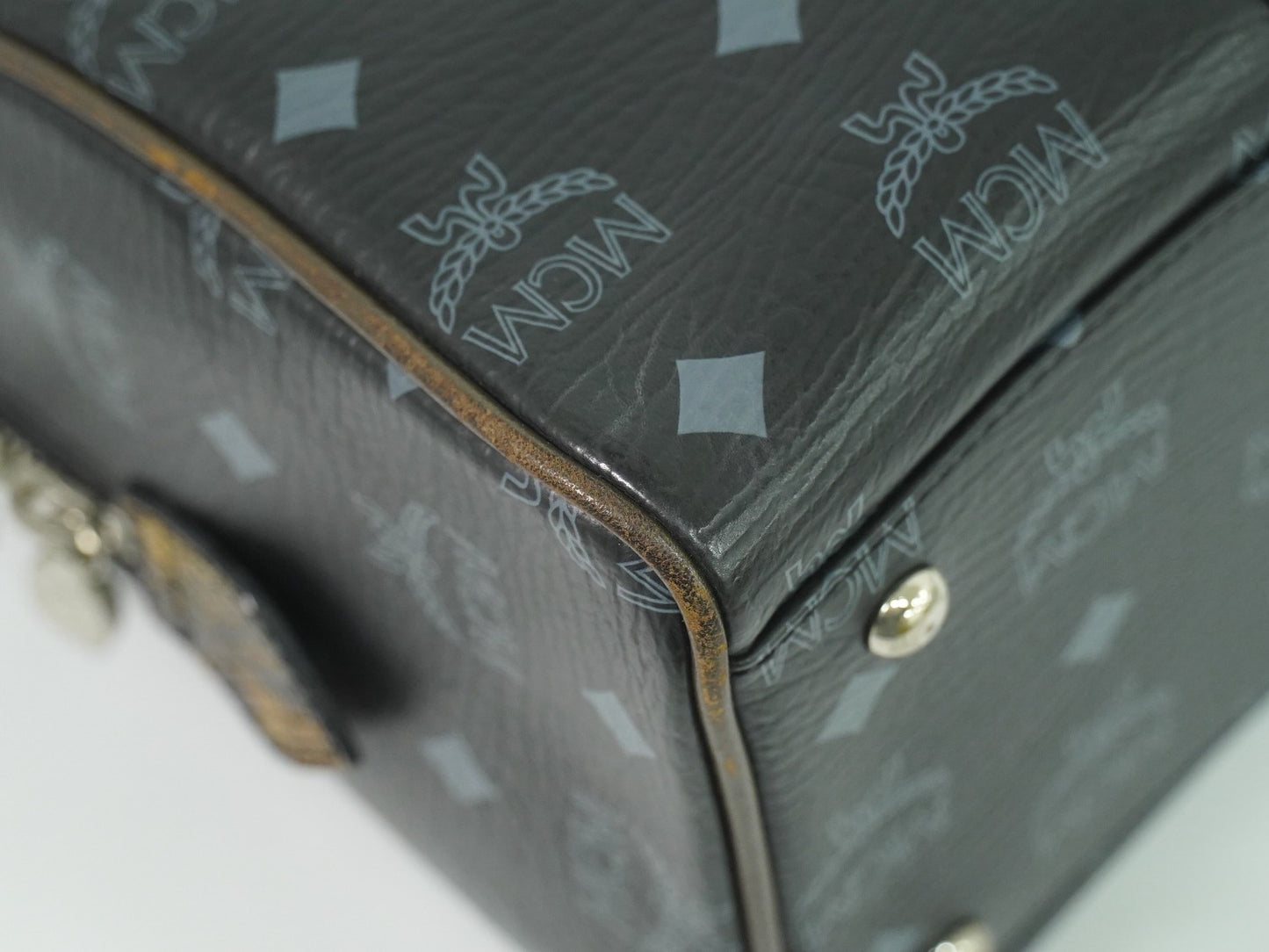 MCM ヴィセトス ミュンヘンライオン ミニボストンバッグ ブラック マルチカラー