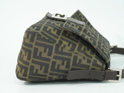 FENDI ズッカ ショルダーバッグ ブラウン