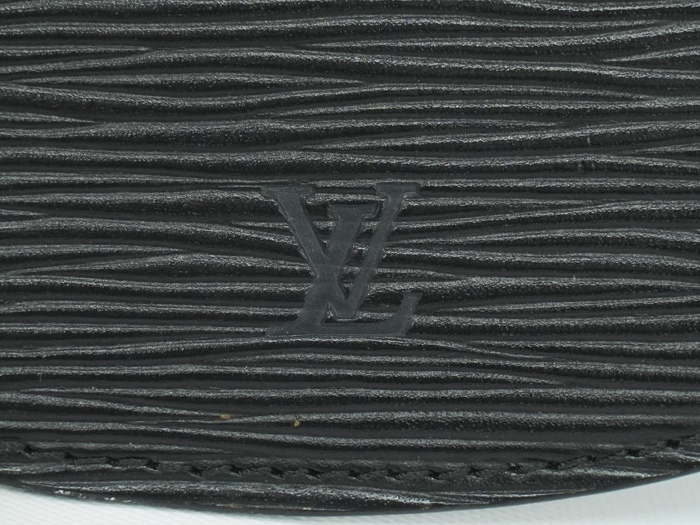 LOUIS VUITTON シャーウッド エピ レザー ポーチ ノワール M52902