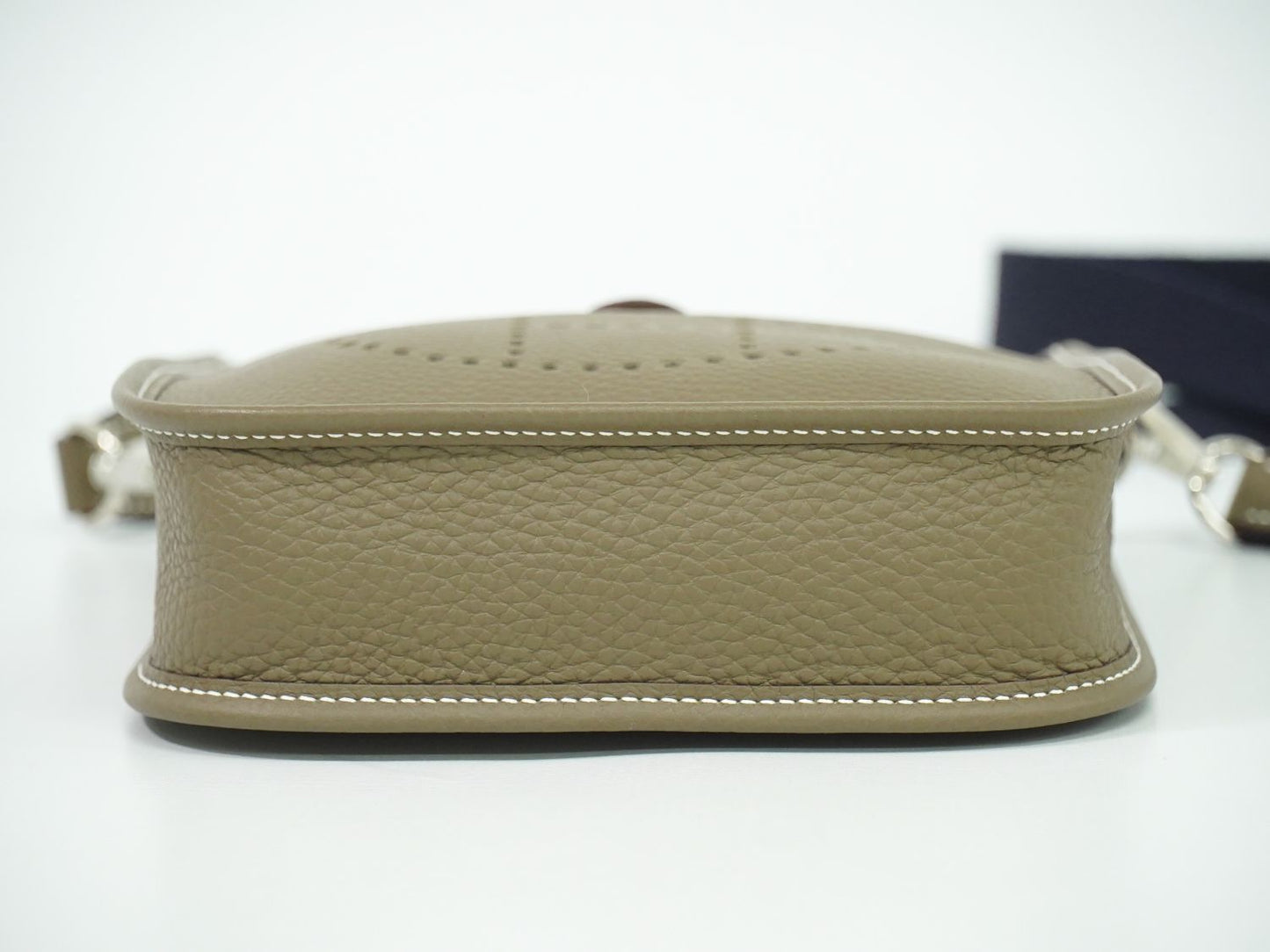 HERMES エヴリン TPM トリヨンクレマンス レザー ショルダーバッグ B刻 エトゥープ