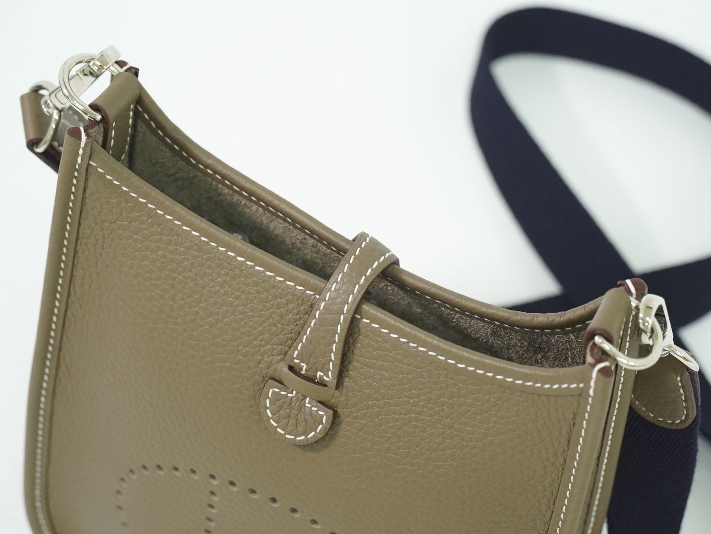 HERMES エヴリン TPM トリヨンクレマンス レザー ショルダーバッグ B刻 エトゥープ