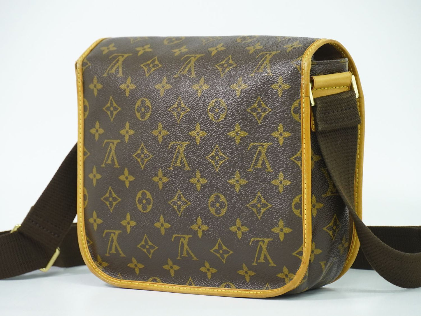 LOUIS VUITTON メッセンジャー ボスフォール PM モノグラム ショルダーバッグ M40106